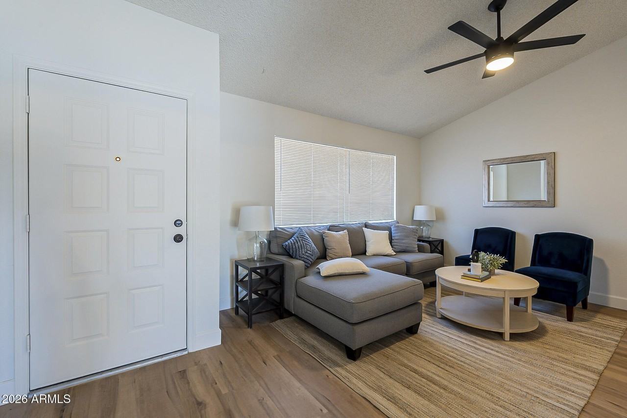 7204 E Drummer Ave - Photo 6 of 30