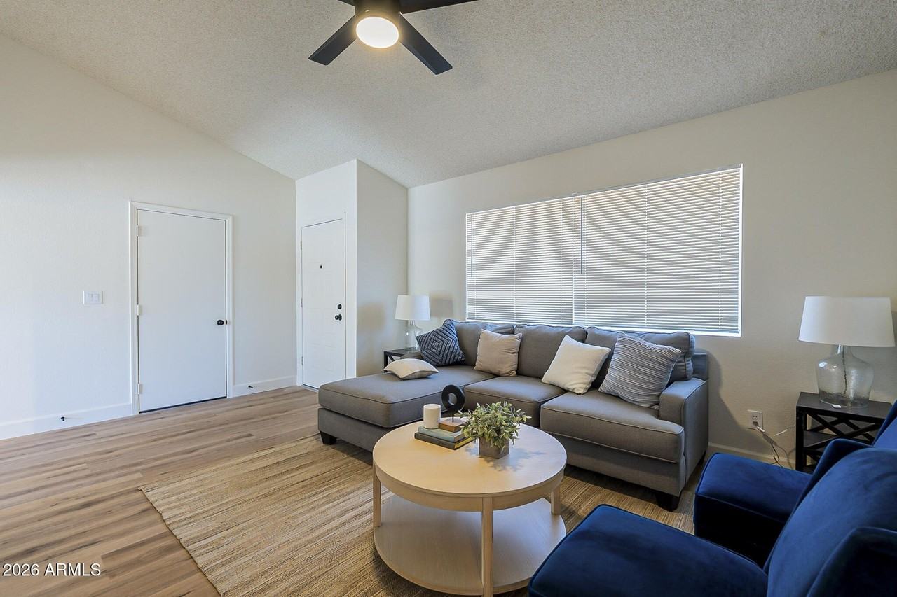 7204 E Drummer Ave - Photo 7 of 30