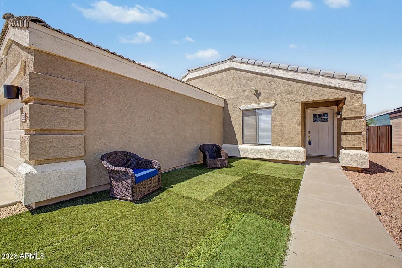 12318 W Aster Dr - Photo 3 of 28
