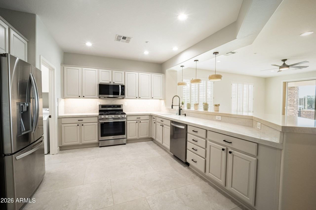 40810 N Noble Hawk Way - Photo 7 of 26