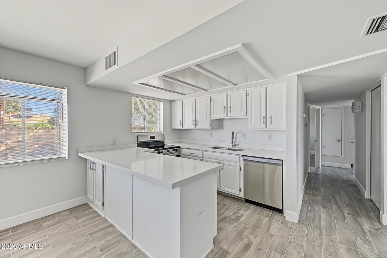 1037 N 74th St - Photo 7 of 24