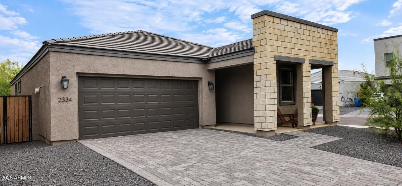 2334 E Levi Dr - Photo 2 of 36