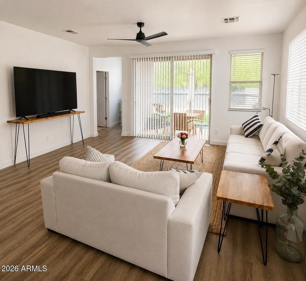 2334 E Levi Dr - Photo 6 of 36
