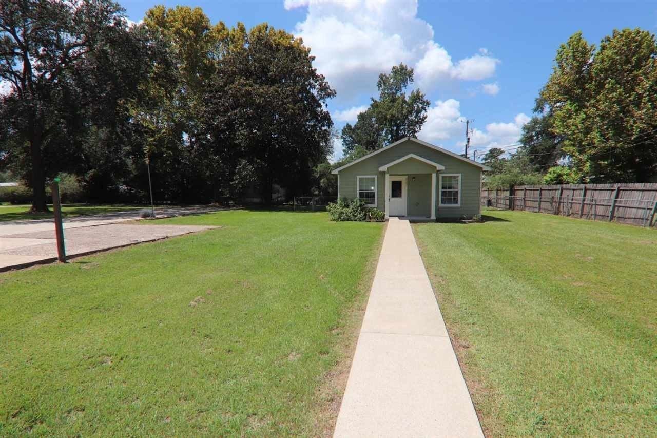 8967 Cedar Dr