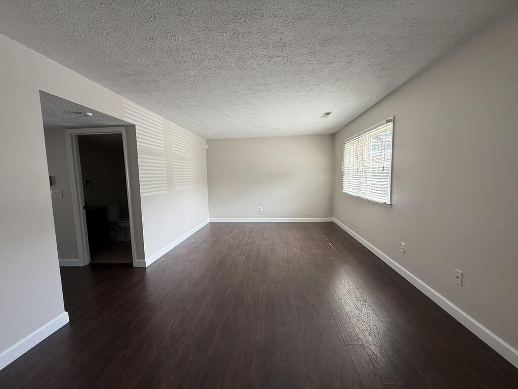 405 Spruce Ln - Photo 2 of 27