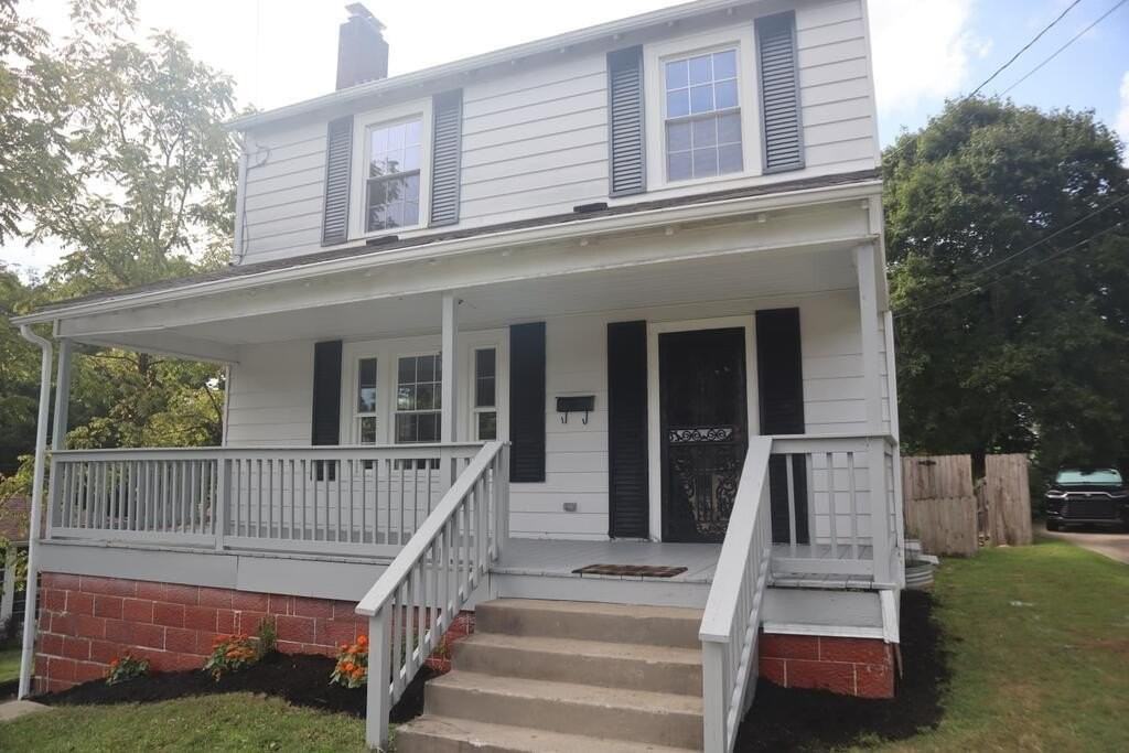 122 W C St - Photo 2 of 23