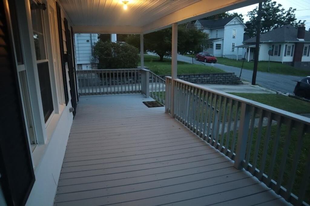 122 W C St - Photo 3 of 23
