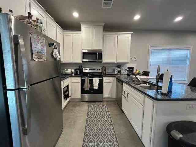 3108 Green St - Photo 5 of 24