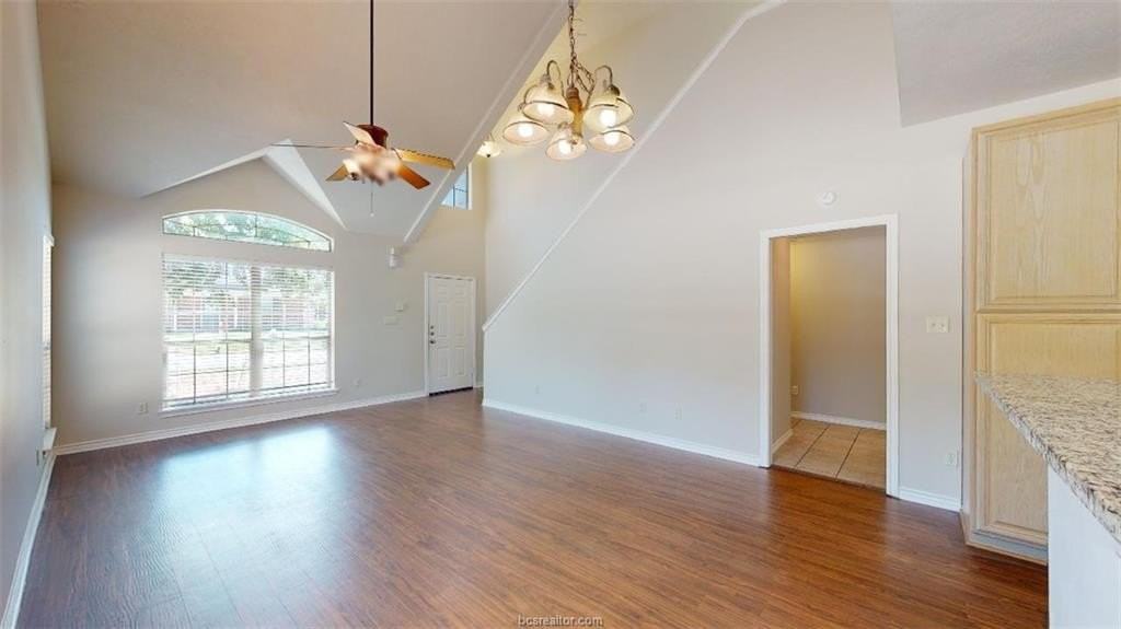 1617 Park Pl - Photo 4 of 37
