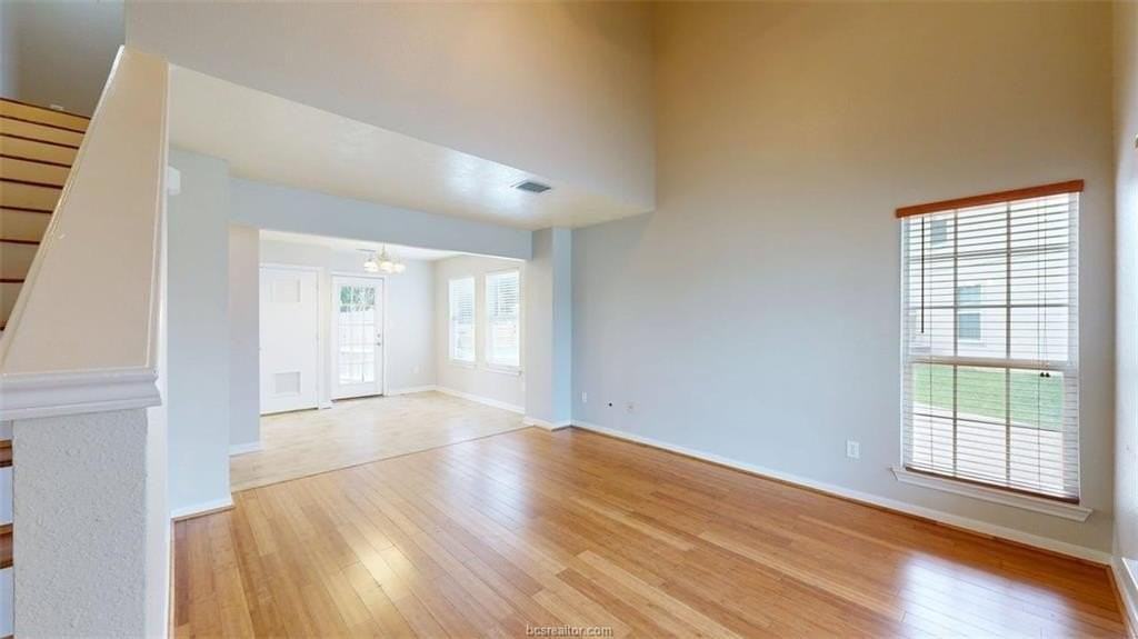 502 Nelson Ln - Photo 3 of 32