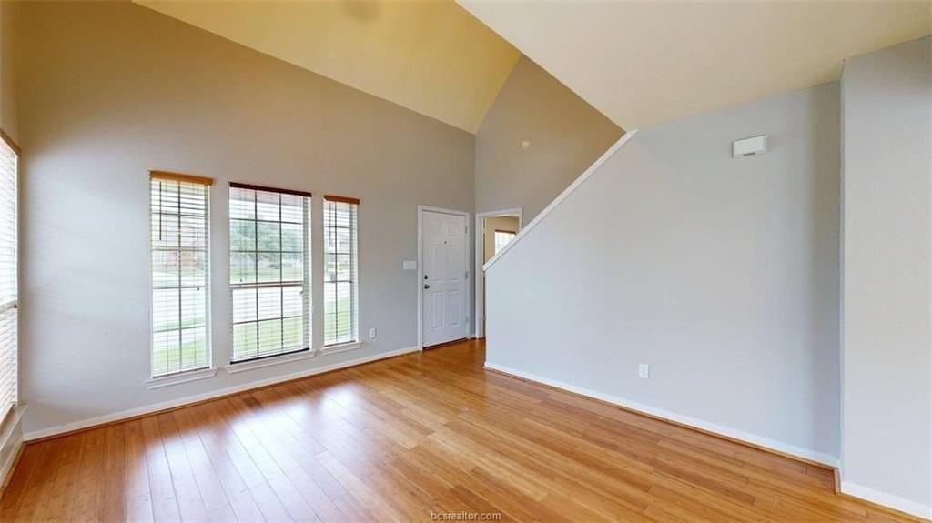 502 Nelson Ln - Photo 4 of 32
