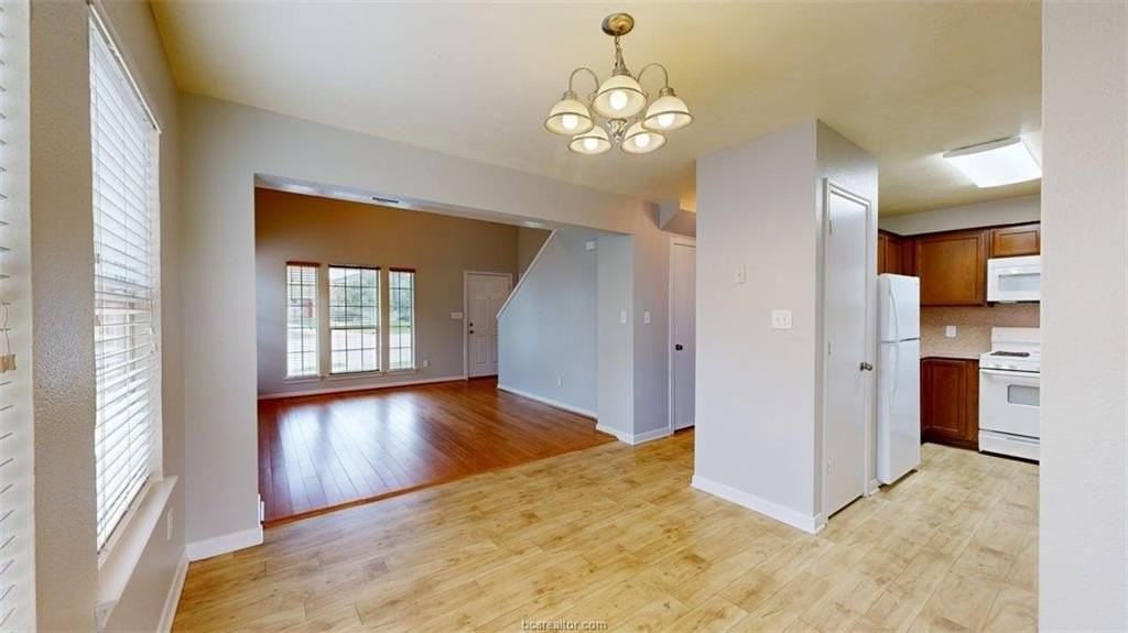 502 Nelson Ln - Photo 6 of 32