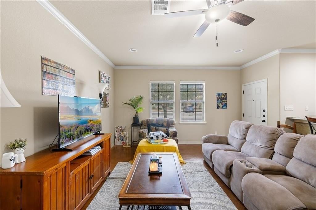 3312 Wakewell Ct - Photo 3 of 14