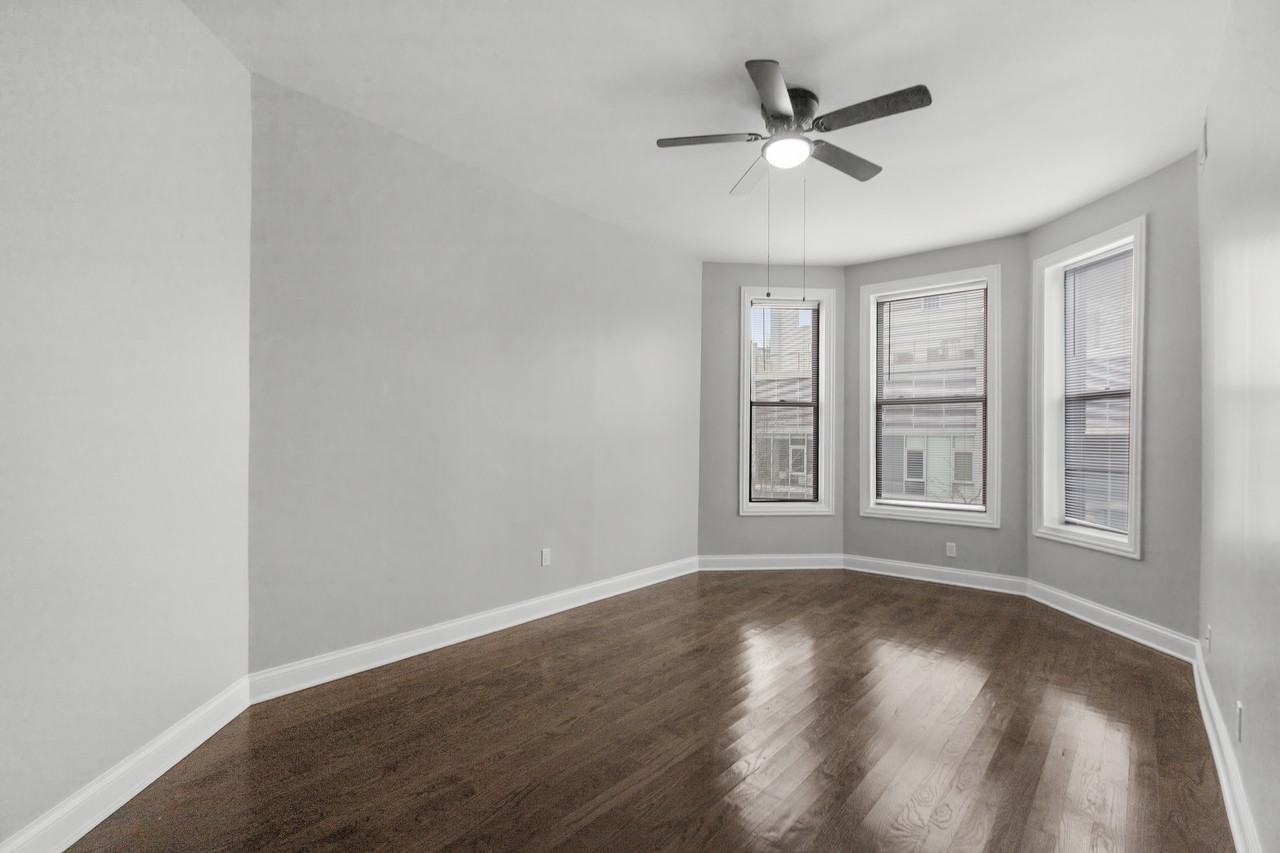 908 W Montrose Ave #906-3 - Photo 2 of 11