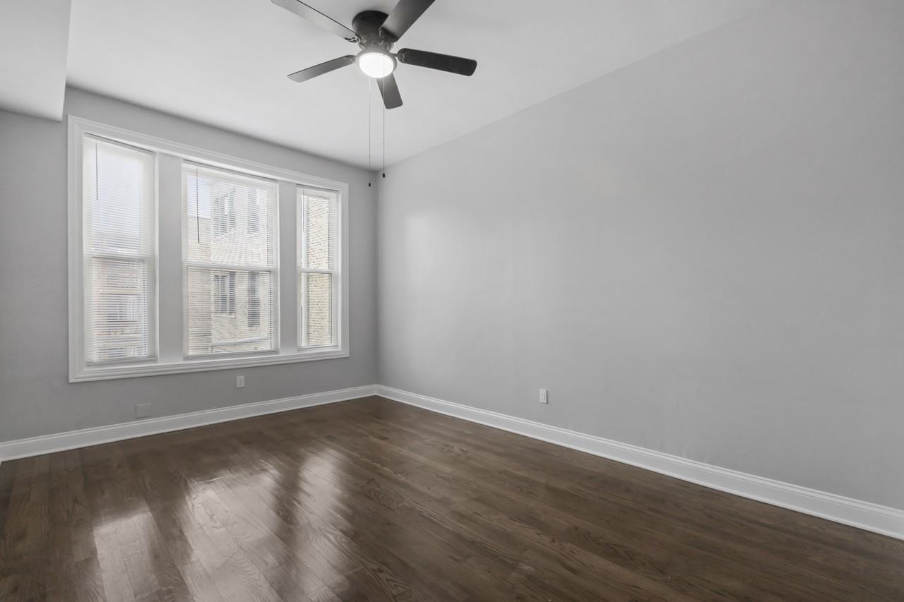 908 W Montrose Ave #906-3 - Photo 3 of 11