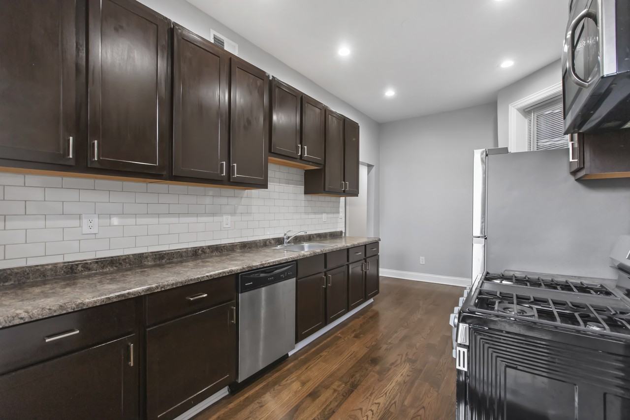 908 W Montrose Ave #906-3 - Photo 4 of 11