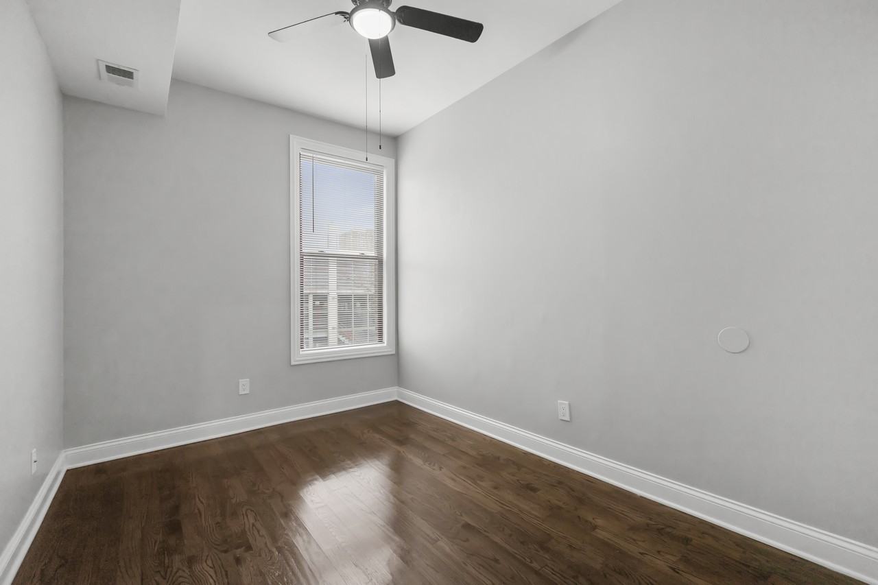 908 W Montrose Ave #906-3 - Photo 6 of 11