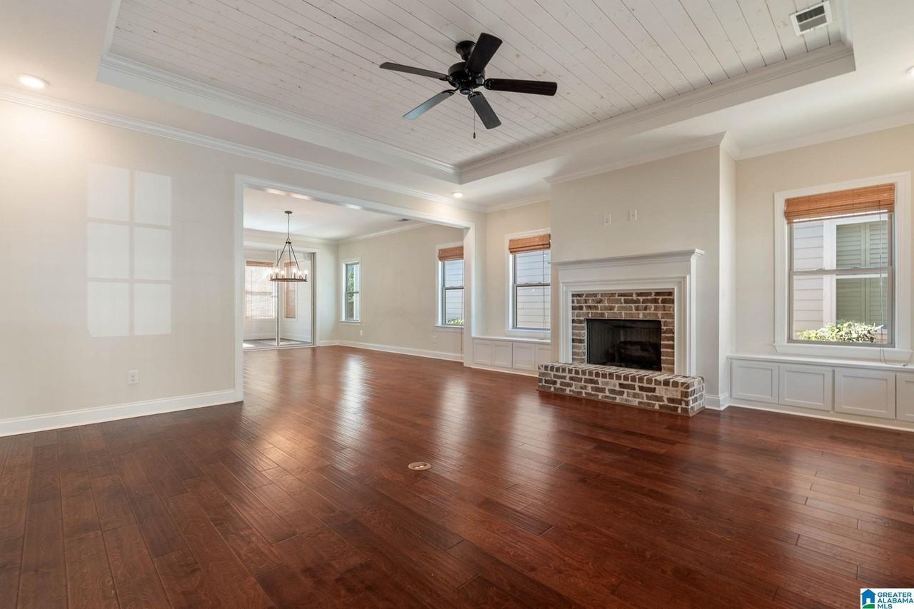 6555 Spring St - Photo 6 of 50