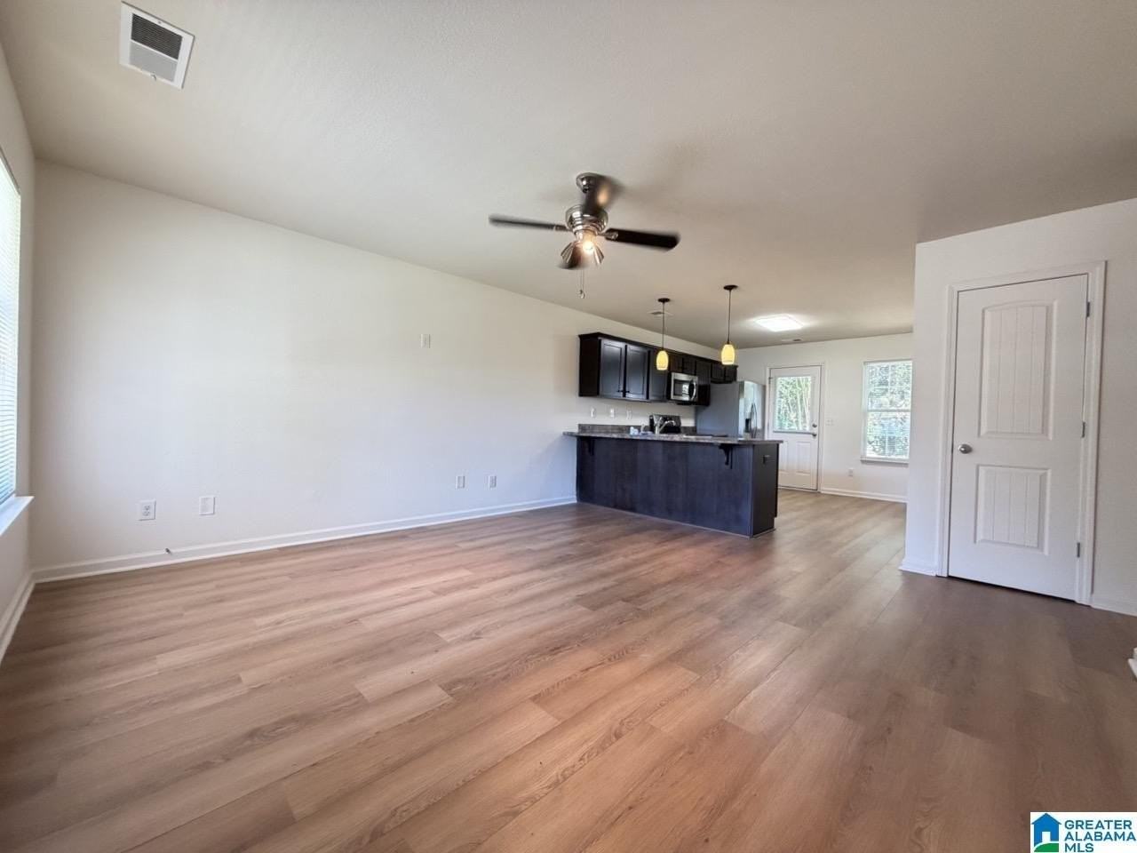 1112 Robert E Lee St - Photo 5 of 15