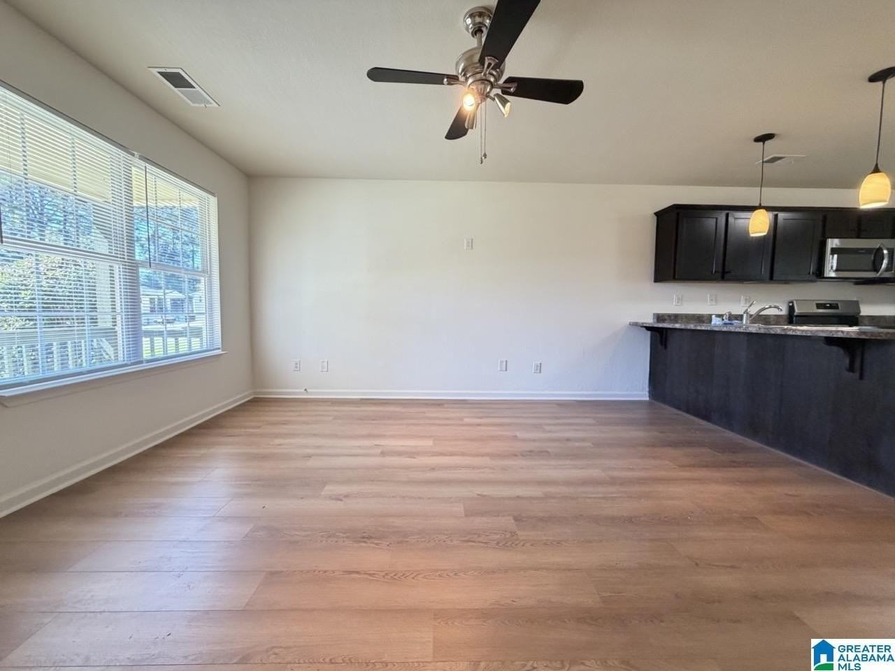 1112 Robert E Lee St - Photo 6 of 15