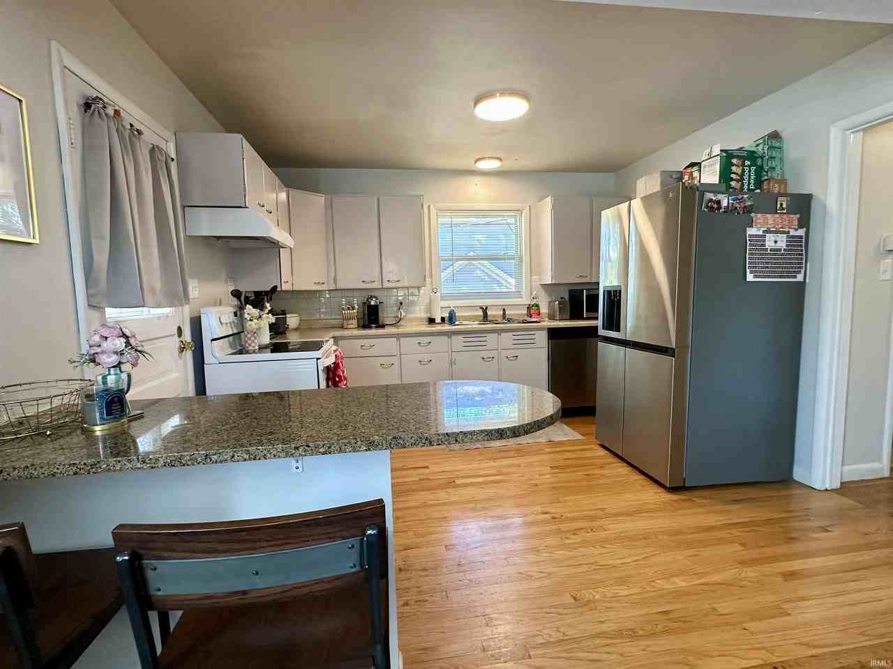 306 S Union St - Photo 4 of 15