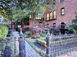 featured image of 20 Tracy St #1