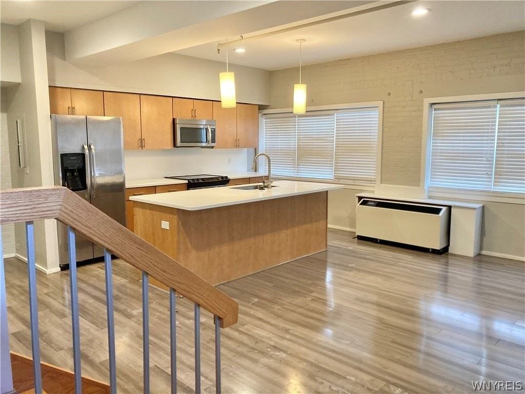 20 Tracy St #1 - Photo 4 of 11