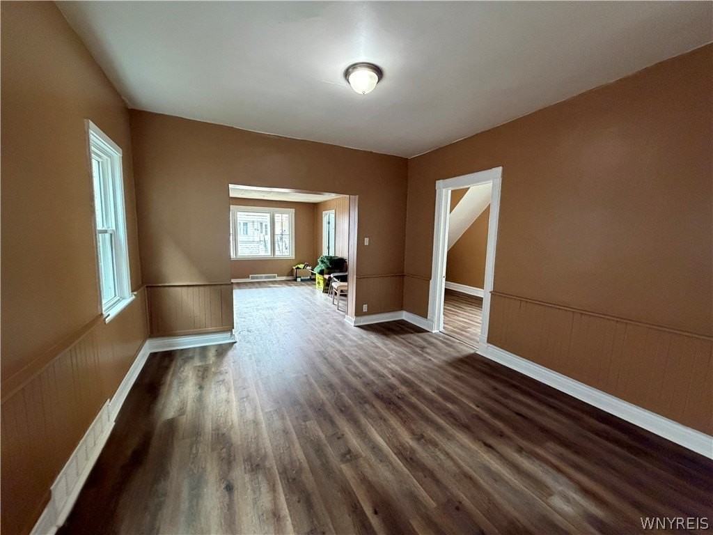 21 Abbottsford Pl - Photo 3 of 19
