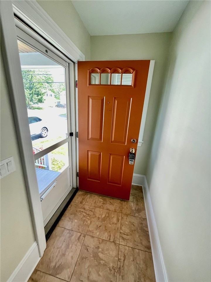 154 S Main St - Photo 3 of 37