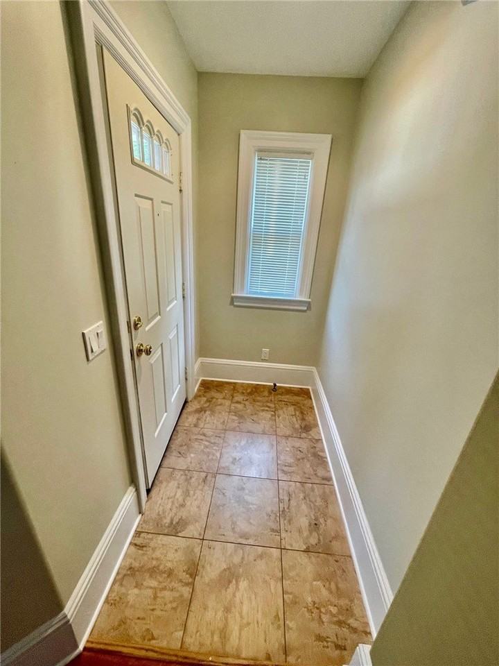154 S Main St - Photo 4 of 37