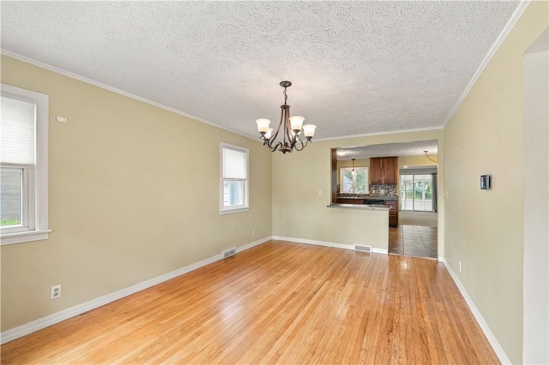 26 Lynda Ln - Photo 3 of 24