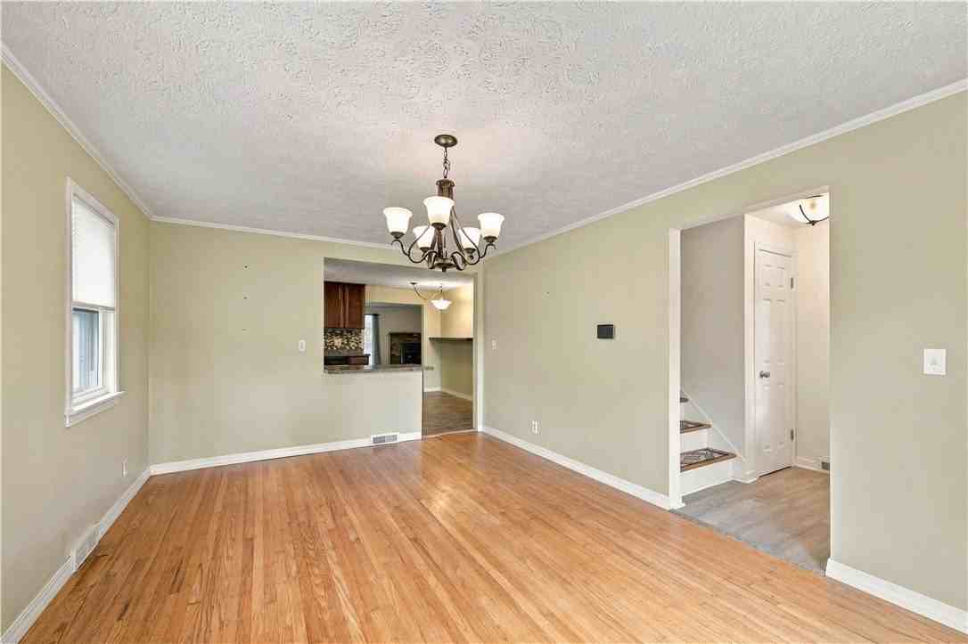 26 Lynda Ln - Photo 4 of 24