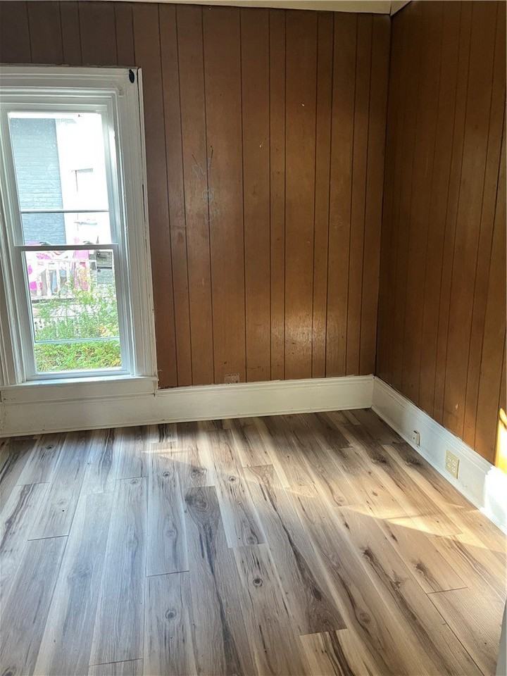 160 Boardman St - Photo 2 of 7