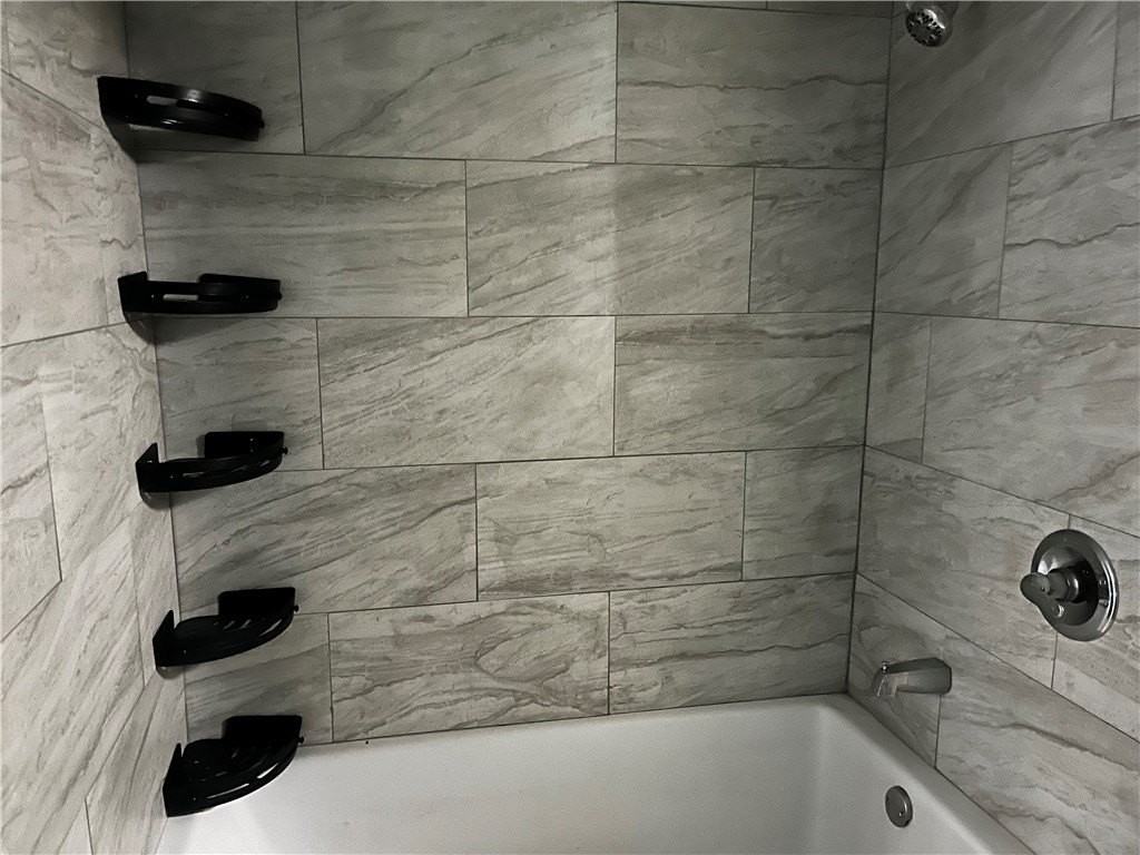 160 Boardman St - Photo 5 of 7
