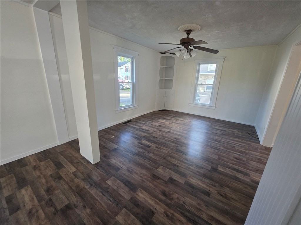 901 S Pine St - Photo 3 of 12