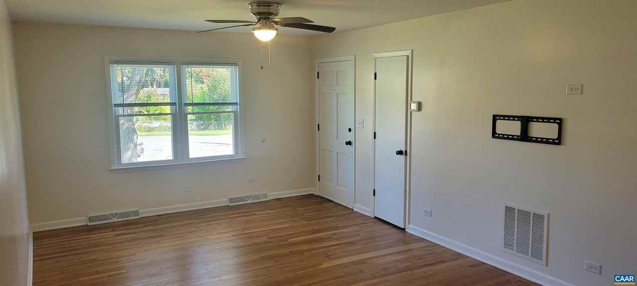 2218 Wayne Ave #A - Photo 6 of 26
