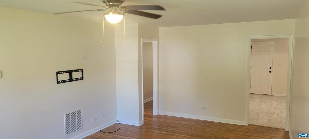 2218 Wayne Ave #A - Photo 7 of 26