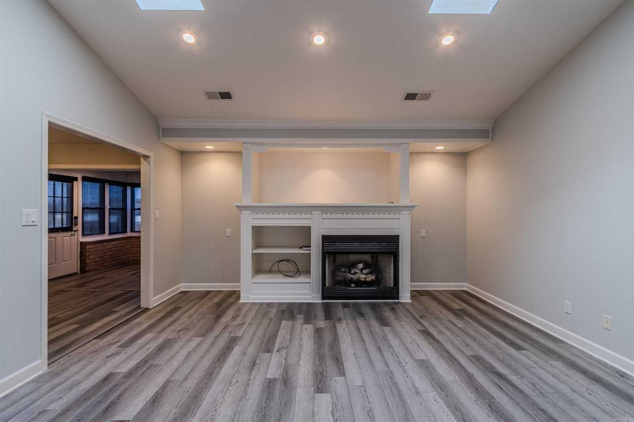 20 Enclave - Photo 3 of 16