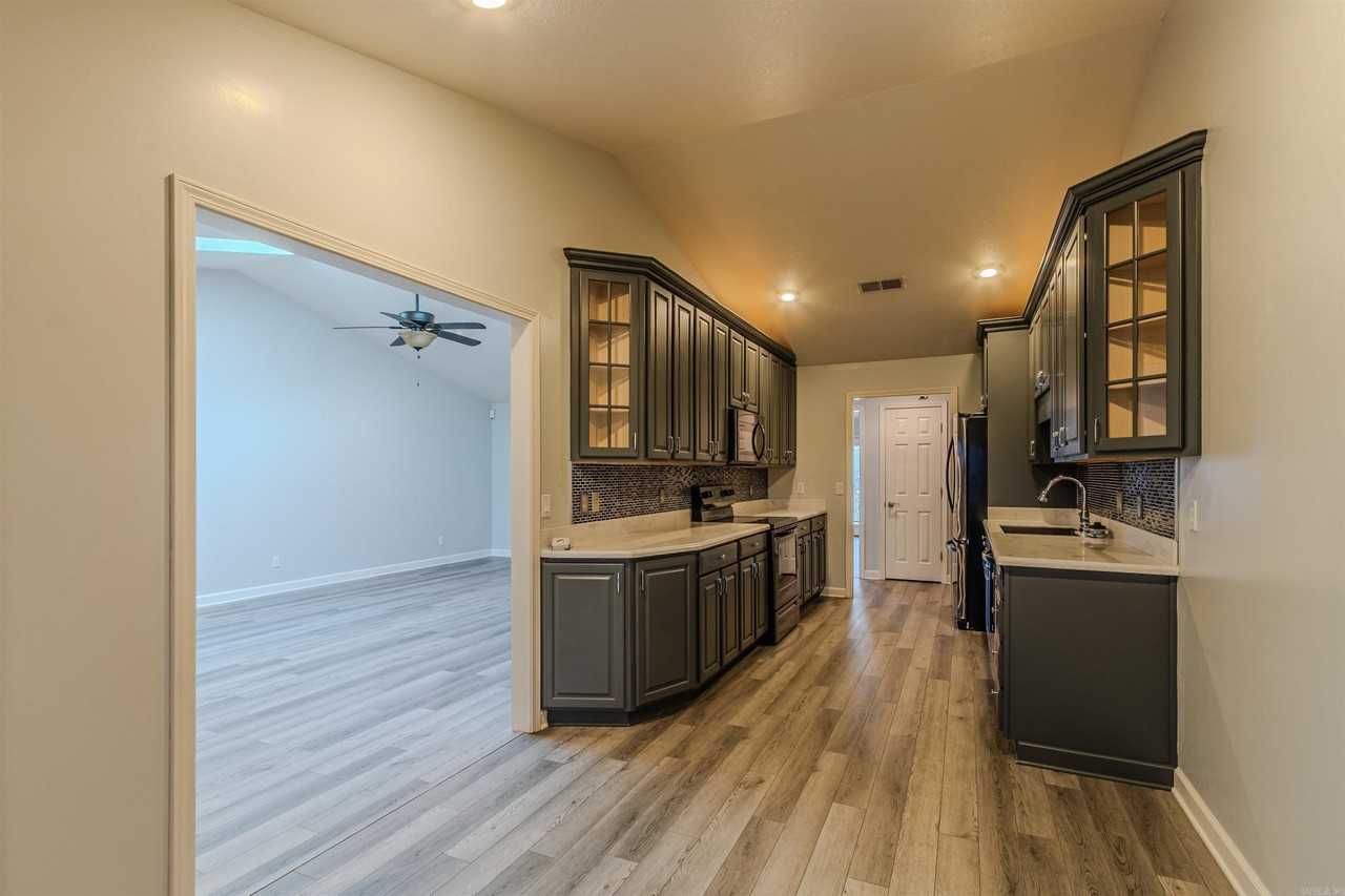 20 Enclave - Photo 6 of 16