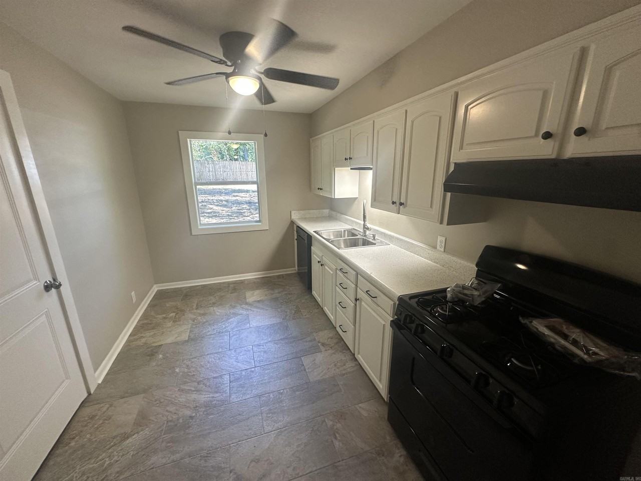 24 Fairmont Dr - Photo 5 of 15