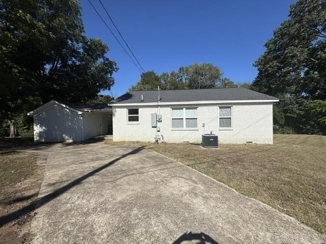 1021 Circle Dr - Photo 5 of 16