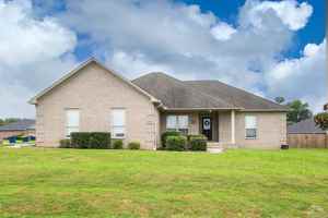 featured image of 2420 Canterbury Ct