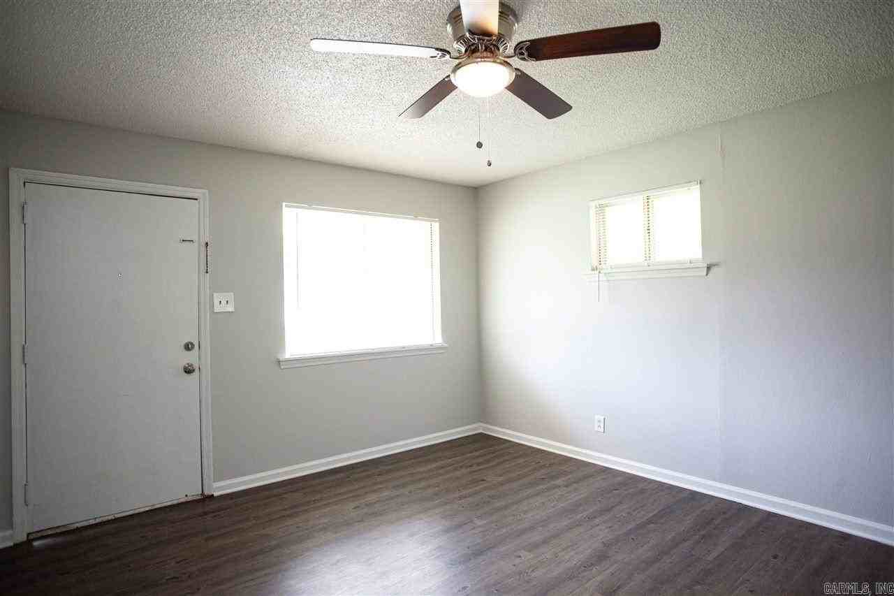 817 Greenlea Dr - Photo 4 of 13