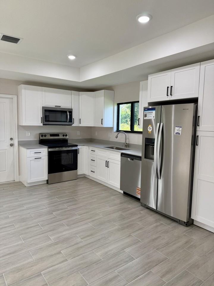 4421 Timber Ridge Ln - Photo 3 of 7