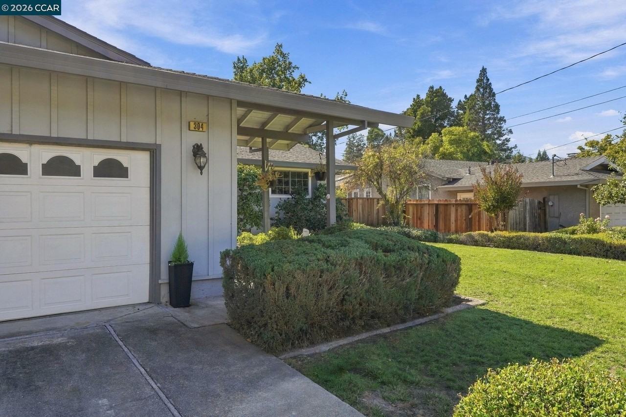 304 Gil Blas Rd - Photo 3 of 29