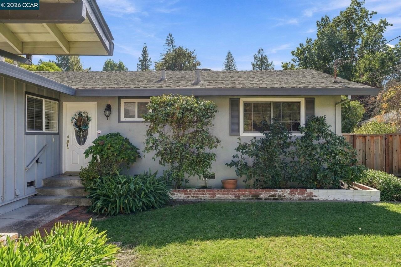 304 Gil Blas Rd - Photo 4 of 29