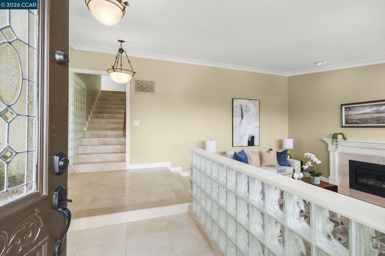 5530 Merritt Dr - Photo 2 of 46