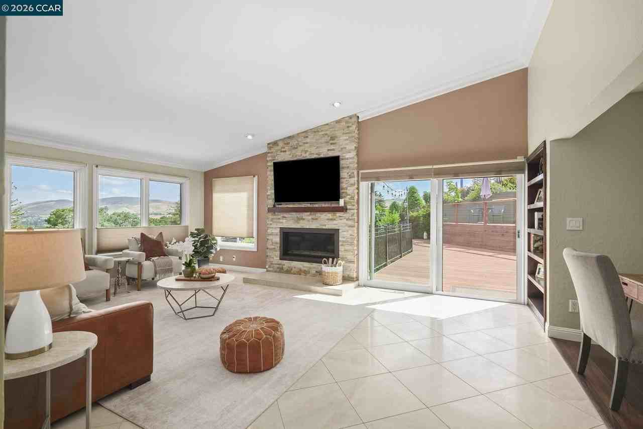 5530 Merritt Dr - Photo 5 of 46
