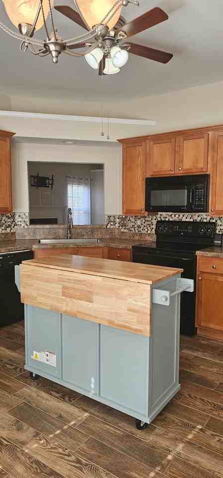 1593 Langley Dr - Photo 3 of 35