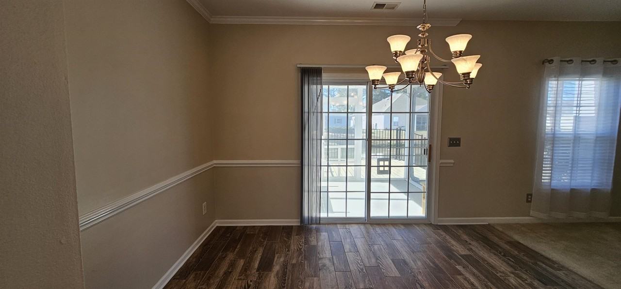 1593 Langley Dr - Photo 4 of 35
